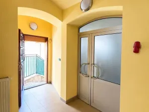 Pronájem obchodního prostoru, Jablonec nad Nisou, Podhorská, 90 m2