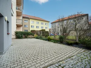 Pronájem bytu 2+kk, Pardubice - Bílé Předměstí, Bulharská, 63 m2