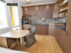 Prodej bytu 3+1, Pardubice, Jana Zajíce, 75 m2