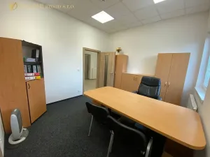 Pronájem kanceláře, Nymburk, Za Žoskou, 14 m2