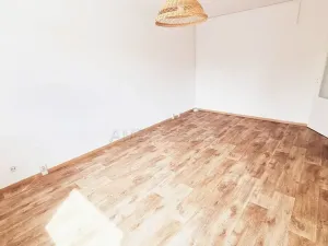 Pronájem bytu 1+kk, Praha - Hostivař, Vajdova, 29 m2