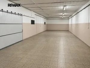 Pronájem skladu, Kladno, Doberská, 327 m2