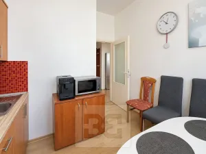 Pronájem bytu 2+1, Praha - Letňany, Třinecká, 56 m2