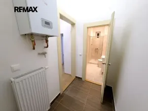 Pronájem bytu 2+kk, Praha - Libeň, Chlumčanského, 35 m2