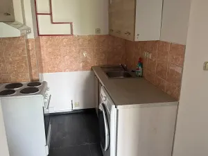 Pronájem bytu 1+kk, Karlovy Vary, Dubová, 30 m2