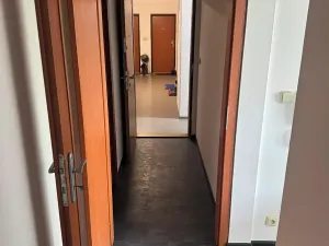 Pronájem bytu 1+kk, Karlovy Vary, Dubová, 30 m2