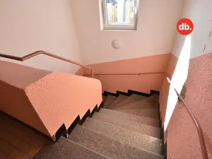 Prodej bytu 1+1, Karlovy Vary, Zeyerova, 35 m2