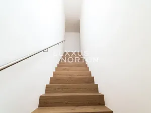 Prodej vily, Praha - Horní Měcholupy, U hostivařského nádraží, 260 m2