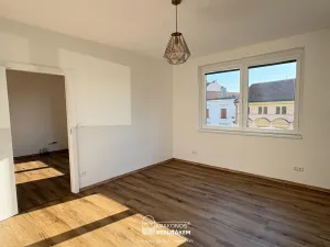 Pronájem bytu 2+kk, Hranice - Hranice I-Město, Pernštejnské náměstí, 55 m2