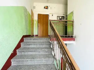 Prodej bytu 2+1, Karlovy Vary, Jaltská, 51 m2