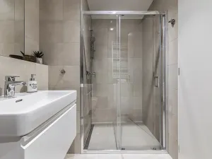Pronájem bytu 1+kk, Praha - Karlín, Pobřežní, 27 m2