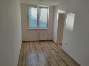 Pronájem bytu 2+1, Břeclav, Na Valtické, 43 m2