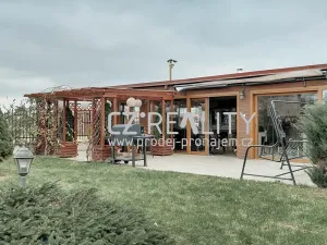 Prodej vícegeneračního domu, Pečky, 280 m2