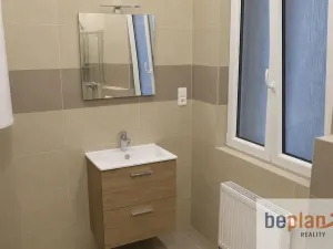 Pronájem bytu 2+1, Karlovy Vary, Moskevská, 66 m2