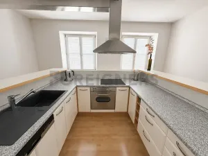 Pronájem bytu 2+kk, Hradec Králové, Malé náměstí, 98 m2