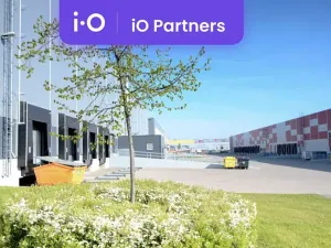 Pronájem skladu, Praha - Horní Počernice, Sezemická, 5000 m2