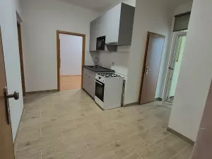 Pronájem bytu 2+1, Praha - Holešovice, V háji, 51 m2