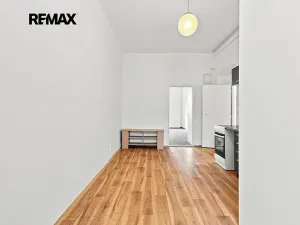 Pronájem bytu 1+1, Plzeň, Skvrňanská, 50 m2
