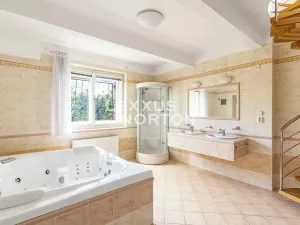 Prodej bytu 6+kk a větší, Praha - Střešovice, Cukrovarnická, 228 m2