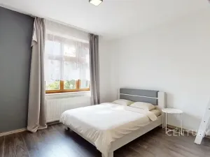 Pronájem bytu 2+kk, Ostrava, Bratrská, 52 m2