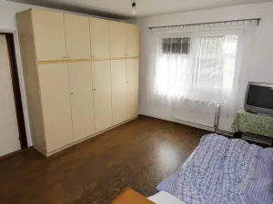 Prodej podílu rodinného domu, Vintířov, 200 m2