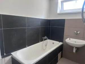 Pronájem bytu 1+1, Kladno, Helsinská, 46 m2