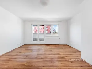 Pronájem bytu 1+kk, Praha - Kyje, Sicherova, 33 m2