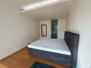 Pronájem bytu 2+kk, Praha - Smíchov, Na Hřebenkách, 100 m2