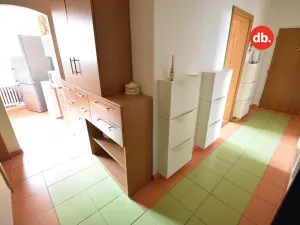 Pronájem bytu 3+1, Karlovy Vary, Majakovského, 74 m2