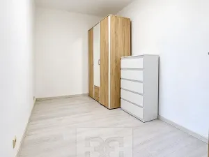 Pronájem bytu 3+1, Praha - Střešovice, Na Malovance, 52 m2