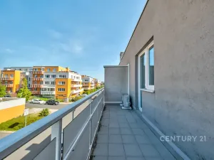 Pronájem bytu 1+kk, Praha - Kyje, Sicherova, 33 m2