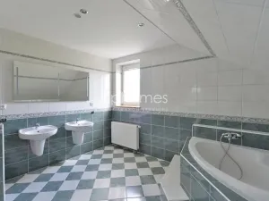 Pronájem vily, Praha - Řeporyje, Žilovská, 500 m2