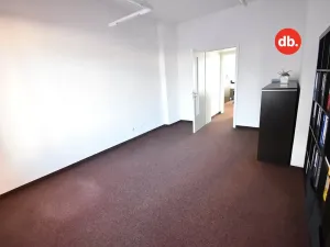 Pronájem kanceláře, Karlovy Vary, Bělehradská, 112 m2