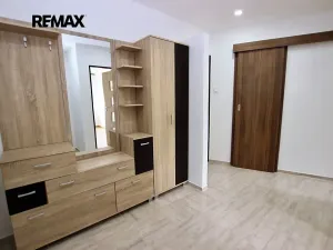 Pronájem bytu 3+kk, Loděnice, Za GZ, 64 m2