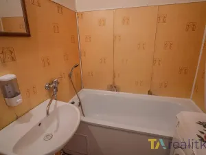 Prodej bytu 1+1, Orlová, Masarykova třída, 36 m2