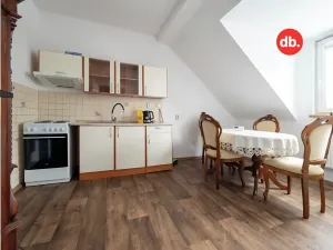 Prodej bytu 1+1, Karlovy Vary, Jabloňová, 45 m2