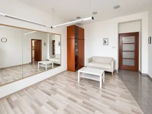 Pronájem kanceláře, Hradec Králové, Kollárova, 116 m2