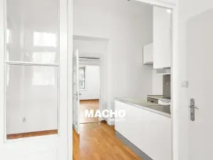 Pronájem bytu 1+1, Praha, Rybalkova, 46 m2