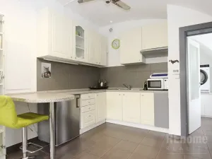 Prodej bytu 1+kk, Praha - Ruzyně, Drnovská, 27 m2