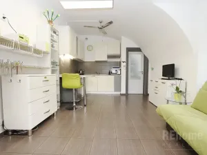 Prodej bytu 1+kk, Praha - Ruzyně, Drnovská, 27 m2