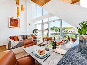 Pronájem bytu 3+kk, Praha - Smíchov, Kobrova, 173 m2