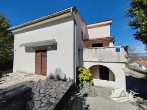 Prodej vícegeneračního domu, Njivice, Chorvatsko, 130 m2