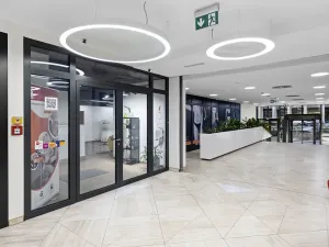 Pronájem obchodního prostoru, Praha - Karlín, Sokolovská, 179 m2