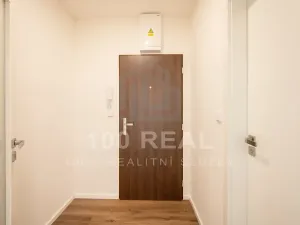 Pronájem bytu 2+kk, Pardubice, třída Míru, 44 m2