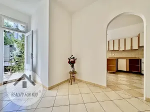Prodej bytu 2+1, Praha - Libeň, náměstí Dr. Václava Holého, 80 m2