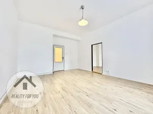 Prodej bytu 2+1, Praha - Libeň, náměstí Dr. Václava Holého, 80 m2