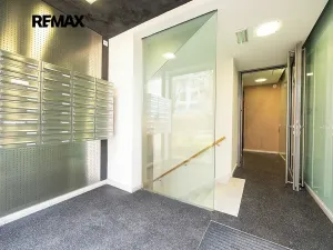 Pronájem bytu 2+kk, Praha - Karlín, Rohanské nábřeží, 73 m2