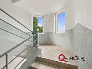 Prodej bytu 2+1, Praha - Dolní Počernice, K zámku, 65 m2
