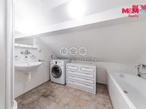 Prodej ubytování, Deštné v Orlických horách, 590 m2