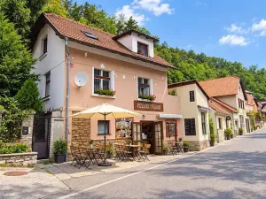 Pronájem restaurace, Karlštejn, 25 m2